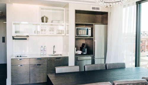 Penthouse Suite, Kitchen, Suite, 1 King, Sofa bed, Balcony