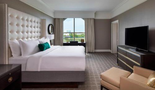 One-Bedroom Presidential Suite with Balcony