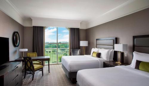 Grand Deluxe Queen Room with Two Queen Beds and Park View