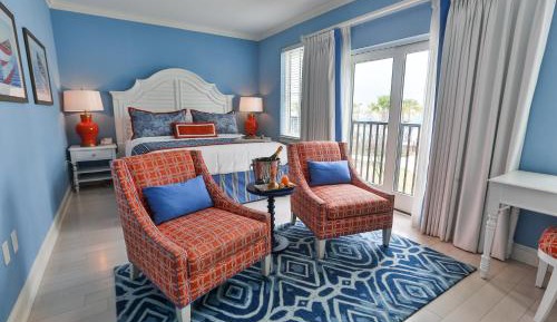 Superior King Room Inland View - Handicap Accessible 