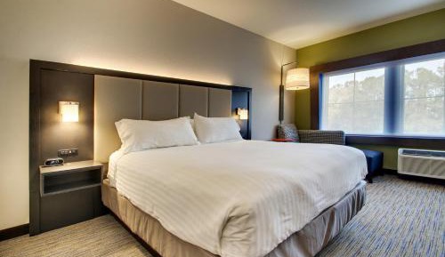One-Bedroom Suite - Hearing Accessible