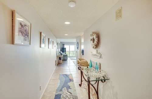 Beachwalk Apartment | St Helena Island Condo - 1/2 Mi to Beach