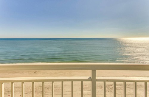 Crescent Beach Apartment | Remodeled Condo w/Hot Tub in N Myrtle Beach!