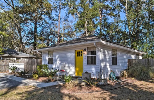 Port Royal Cottage | Fire Pit + Yard: Charming Port Royal Home!
