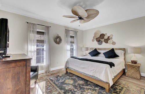 Sunset Point House | 4 Bed Townhouse with Fantastic Location and River Views!
