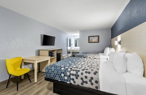 Cayce Hotel | Econo Lodge Inn & Suites Cayce I-26 Airport