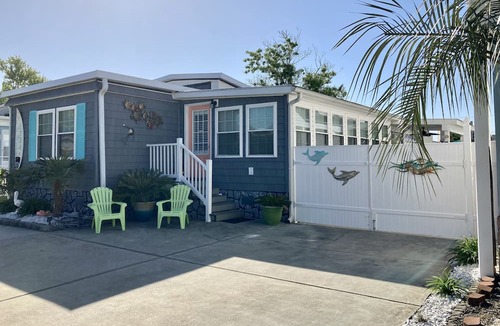 Garden City House | One minute drive to beach with golfcart! Newly updated, beach decor and clean!