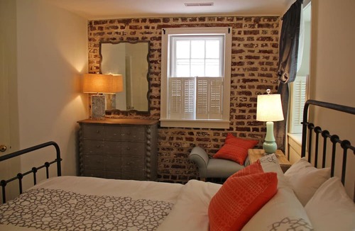 French Quarter Cottage | Charming mid 1700s Kitchen House