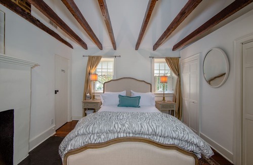 French Quarter Cottage | Charming mid 1700s Kitchen House