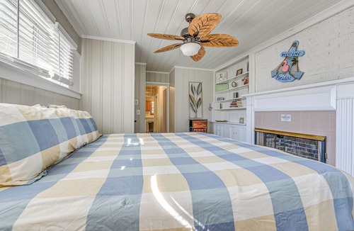 Crescent Beach Cottage | Steps to Sea! Family Getaway in North Myrtle Beach