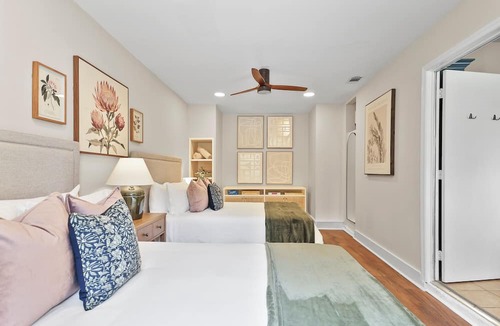 Whitemarsh Island House | New Meets Nostalgic- Cottage Sleeps 8