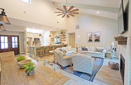 Sea Pines House | Private Home in Sea Pines - Pet Friendly