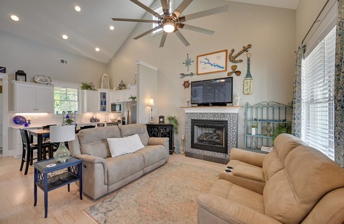Greenwood Cottage | Lake Greenwood Getaway w/On-site Boat Ramp!