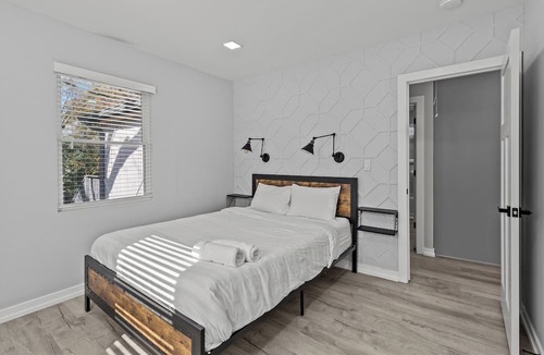 Charlotte House | Charlotte Retreat Luxury 4BR Heaven