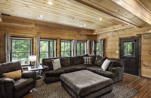 Lake Norman of Catawba Cottage | Waterfront 1-acre Private Dock, Hot Tub, Firepit Bankhead Lodge by Avantstay