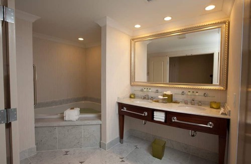 West Ashley Hotel | Town & Country Inn and Suites