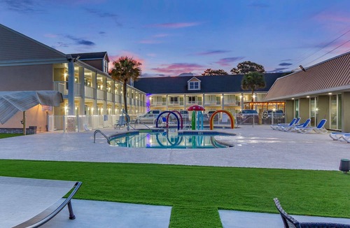 Pawleys Island Hotel | Baymont by Wyndham Pawleys Island