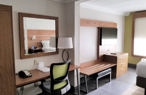 Dentsville Hotel | Holiday Inn Express Columbia NE - Fort Jackson by IHG