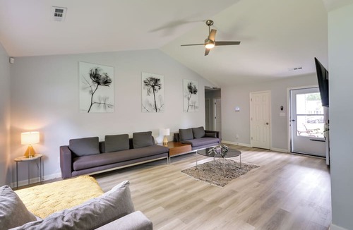 Greensboro Cottage | Greensboro Vacation Rental w/Patio, Yard!