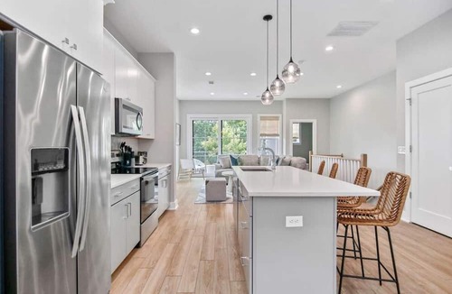 Mount Pleasant House | Sincerely Shem- 7 min to Beach and Downtown CHS