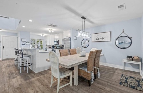 Mount Pleasant House | The Costal Haven - 5 Min Beach, 15 Min to DT