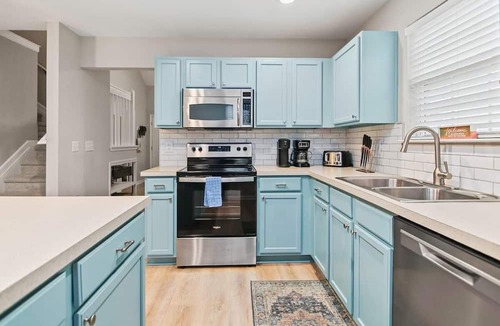 Charleston House | Boho Soco- 8 Mins to Credit One, 20 Mins to Dtwn