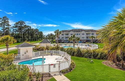 Central Myrtle Beach Apartment | Luxury 3BR Golf Resort Condo With Digital Concierge, Pool, Near Beach