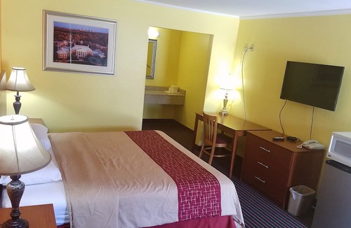 Troy Hotel | Roadway Inn