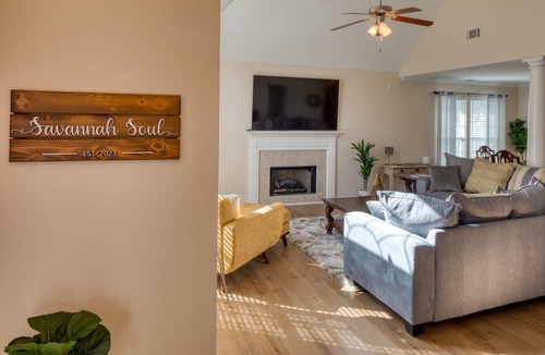 Pooler House | Large private 4 BR home near SAV airport with TV in every bedroom