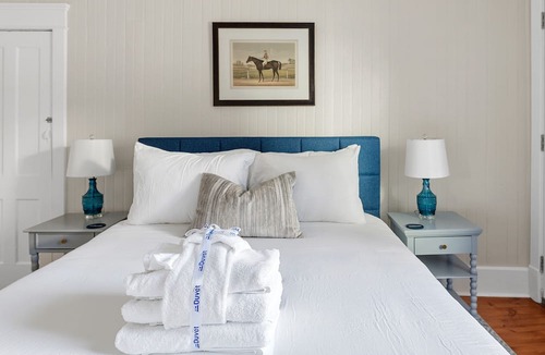 Cannonborough Elliotborough Apartment | Historic Neighborhood | The Newberry