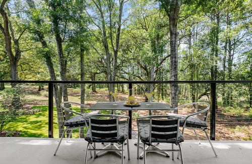 North Charleston House | Serene Sanctuary With Charming Porch | Oak Grove