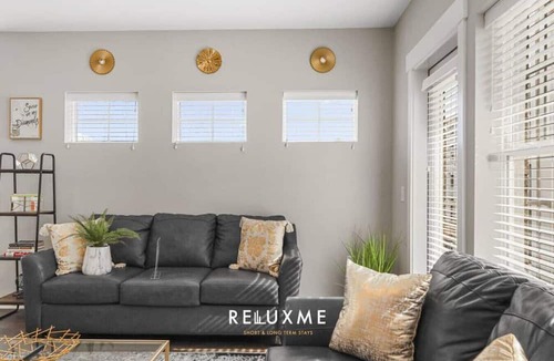 Charlotte Condo | Reluxme | 2BR Near Carowinds & Premium Outlets