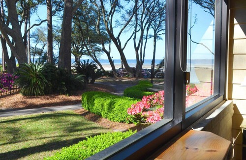 Palmetto Dunes Condo | Sunroom + Beach Access: Hilton Head Condo