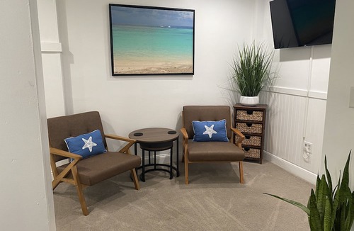 North Carolina Coast Apartment | Cozy Apt Quite close to everything, plenty of parking for vehicles, watercraft.