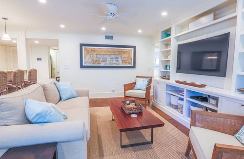 Kiawah Island Condo | 10 Min Walk To Beach Dog Friendly Renovated Villa With Custom, High End Finishes & Lagoon Views