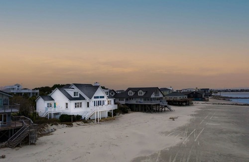 Sullivan's Island Apartment | Stay @ Ocean Spray at the Blue Horizon