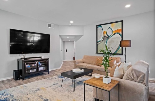 Shelter Cove Condo | Pet Friendly- Palmetto Dunes-Shelter Cove-Neptune-Luxury Villa