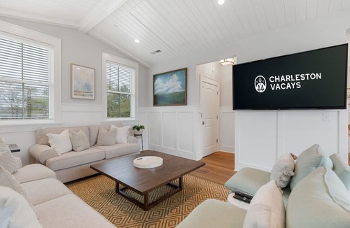 Cannonborough Elliotborough Apartment | Entire New 3 Story House w/Private Heated Spa/Pool, Roof Top Deck & Elevator