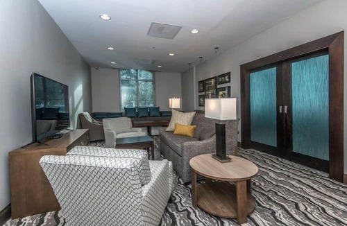 Charleston Condo | Outdoor Pool + Free Wi-Fi | Great Location!
