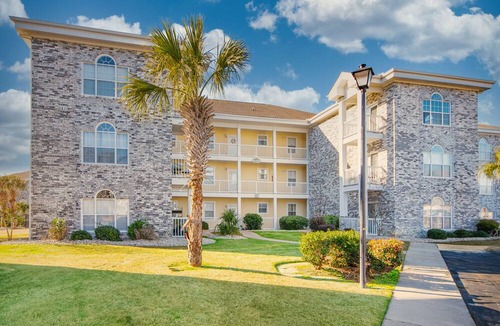 Central Myrtle Beach Condo | A golf course view escape in the heart of Myrtle Beach!