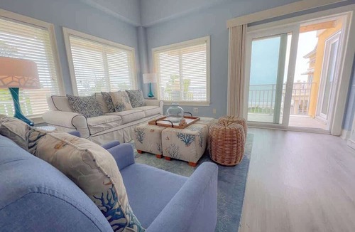 Daufuskie Island Condo | Sandy Feet Retreat-Penthouse- Included Golf Cart