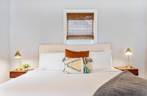 Westside Apartment | Spacious and Quiet One Block off King Street