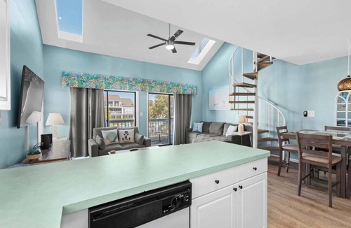 Surfside Beach Condo | Coastal Calm/Poolside Surfside Condo(By Beach Star)