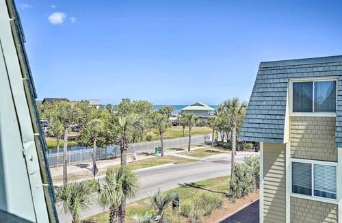 Isle of Palms Condo | Walk to Beach! Isle of Palms Condo w/Pool Access