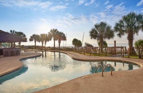 Myrtle Beach Condo | 🏖️Stunning Ocean Views | Pools + Hot Tub | The Island 910/920🏖️