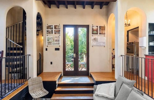 Cannonborough Elliotborough Apartment | European Influences in the Heart of Charleston