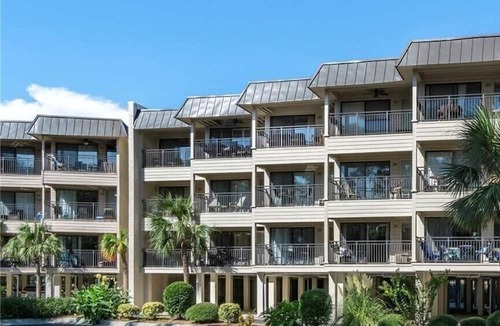 Hilton Head Island Condo | Perfect Beach Retreat! Only Steps from Coligny Plaza