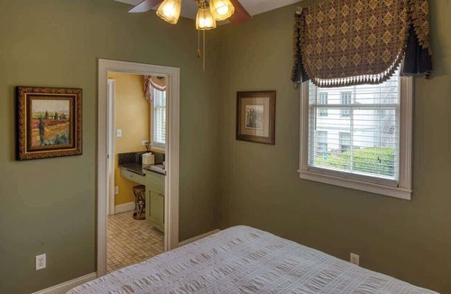 Historic District - North Apartment | The Washington Square Carriage House