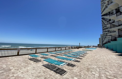 Garden City Condo | FEELS LIKE HOME IN THIS GORGEOUS 2 BEDROOM OCEANFRONT CONDO
