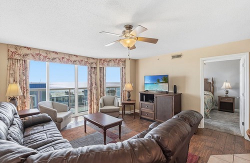 Crescent Beach Condo | Luxury condo, across the street from the beach + Free Attraction Tickets!